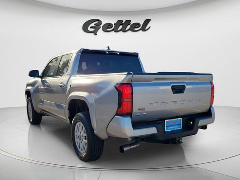 Certified 2025 Toyota Tacoma SR5 AWD/4WD image 7