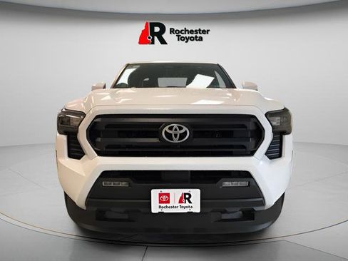 Used 2025 Toyota Tacoma SR5 RWD image 8
