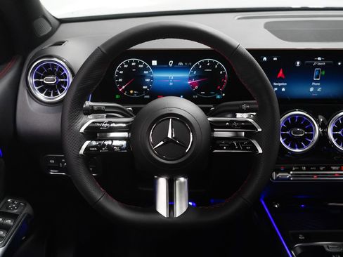 New 2026 Mercedes-Benz GLB 250 4MATIC image 19