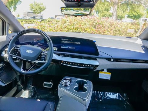 Used 2025 Cadillac Optiq Sport 1 image 15