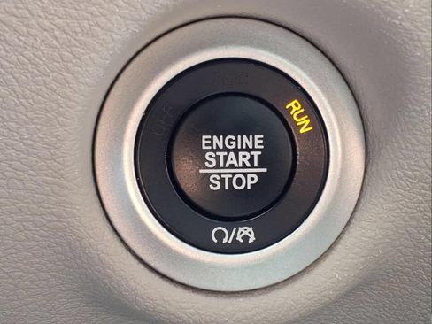 Used 2023 Chrysler Voyager LX FWD image 26