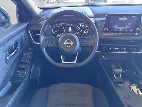 Used 2023 Nissan Rogue SV image 14