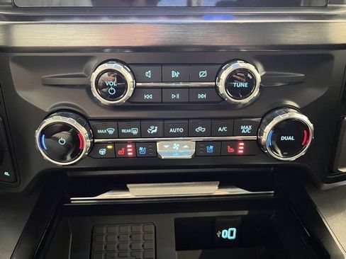 Used 2024 Ford F250 Lariat w/ Chrome Package image 30