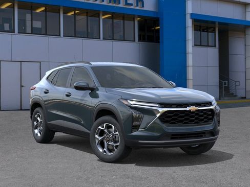 New 2026 Chevrolet Trax LT w/ LT Convenience Package FWD image 38