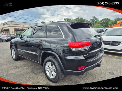 Used 2017 Jeep Grand Cherokee Laredo w/ Quick Order Package 23E AWD/4WD image 5