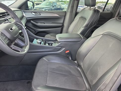 Used 2024 Jeep Grand Cherokee Altitude AWD/4WD image 16