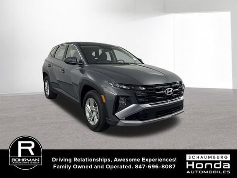 Used 2025 Hyundai Tucson SE AWD/4WD image 3