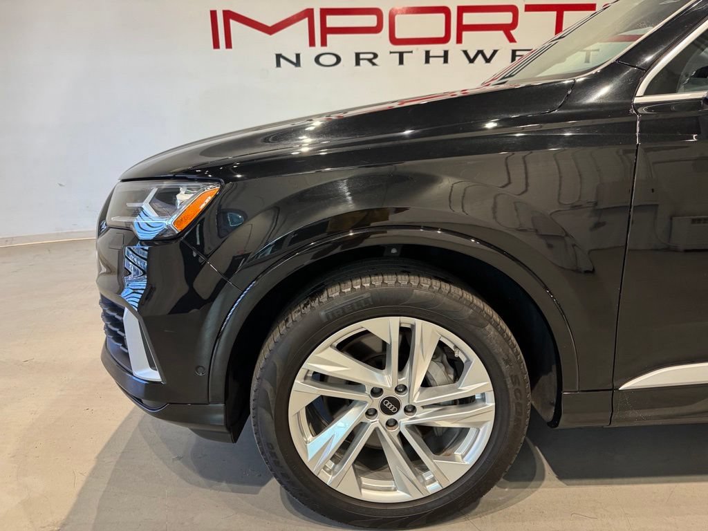 Used 2023 Audi Q7 2.0T Premium w/ Convenience Package AWD/4WD image 3