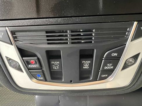 New 2025 Acura RDX image 19