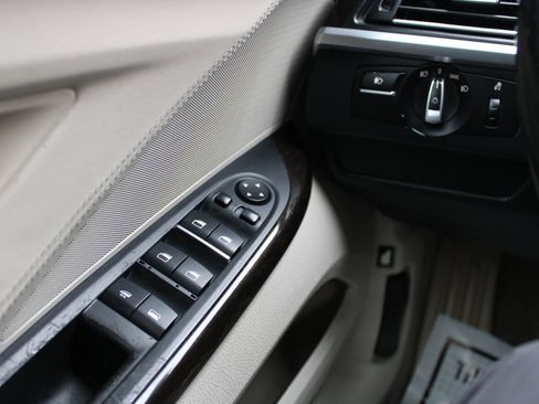 Used 2012 BMW 650i Convertible w/ Premium Sound Pkg image 27