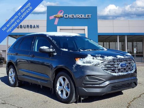 Used 2019 Ford Edge SE image 3