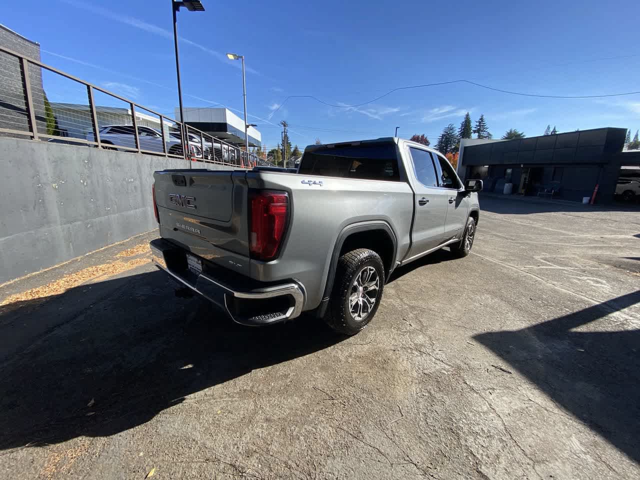 Used 2025 GMC Sierra 1500 SLT AWD/4WD image 6