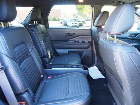 New 2025 Nissan Pathfinder Rock Creek image 14