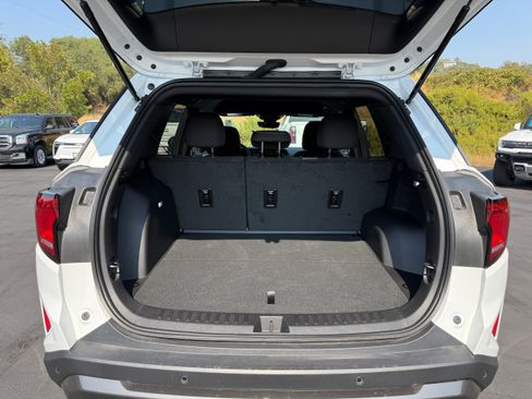 Used 2025 GMC Terrain Elevation w/ Technology Package II image 10