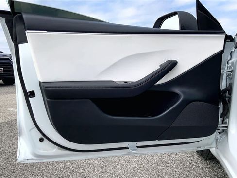 Used 2025 Tesla Model 3 Long Range image 21