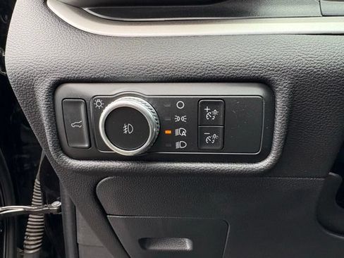 Used 2022 Ford Explorer XLT w/ Equipment Group 202A AWD/4WD image 22