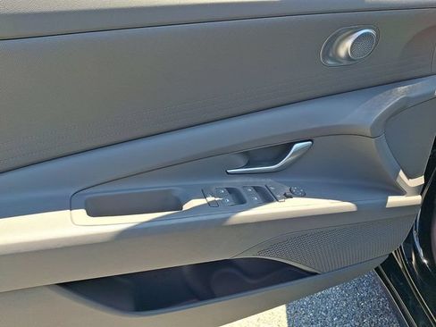 Used 2024 Hyundai Elantra SEL FWD image 12