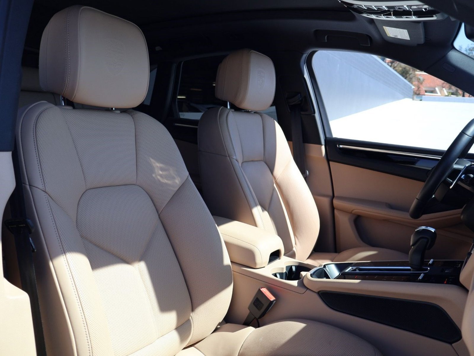 Certified 2026 Porsche Macan AWD/4WD image 24