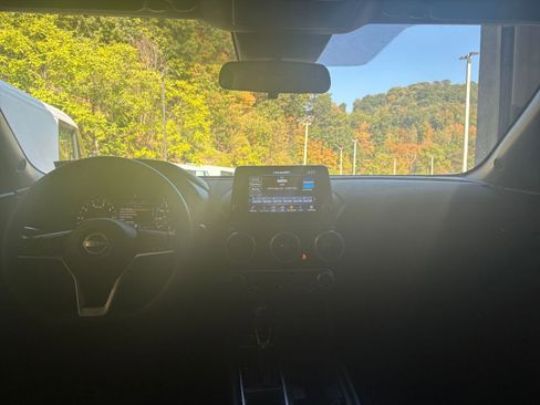 Used 2024 Nissan Sentra SV image 31