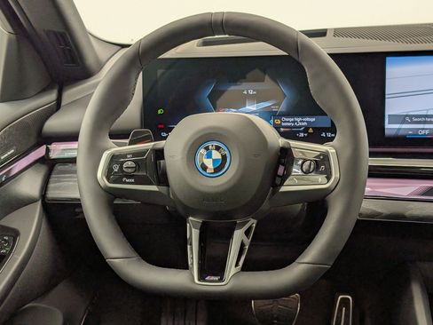New 2026 BMW i5 eDrive40 w/ M Sport Package RWD image 18