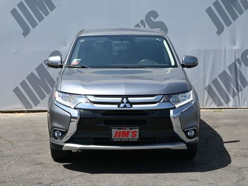 Used 2017 Mitsubishi Outlander SE FWD image 2