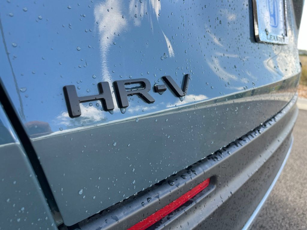 Certified 2027 Honda HR-V Sport image 8