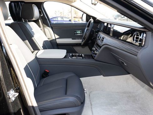 Certified 2021 Rolls-Royce Ghost Extended Wheelbase image 85