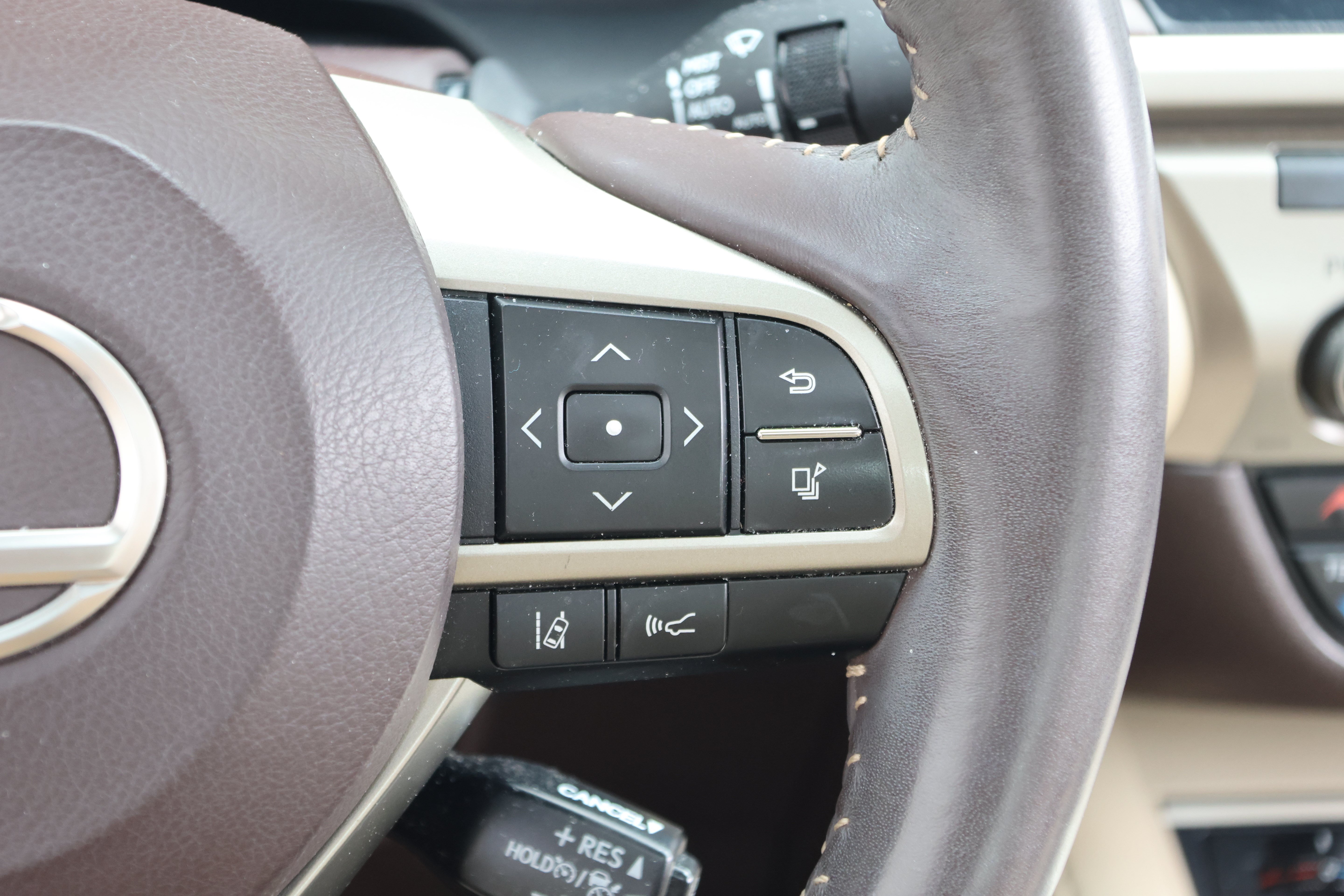 Used 2017 Lexus ES 350 w/ Luxury Package FWD image 32