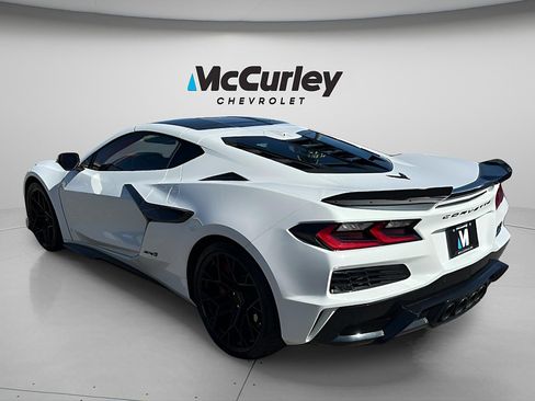 Used 2025 Chevrolet Corvette ZR1 w/ Stealth Interior Trim Package RWD image 6