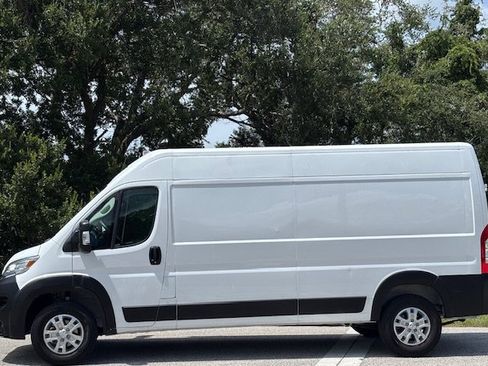 Used 2024 RAM ProMaster 2500 w/ Quick Order Package 22G SLT FWD image 2