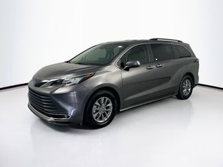 Used 2022 Toyota Sienna XLE w/ XLE Plus Package FWD video 1