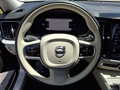 Certified 2023 Volvo V60 B5 Cross Country Ultimate AWD/4WD image 19