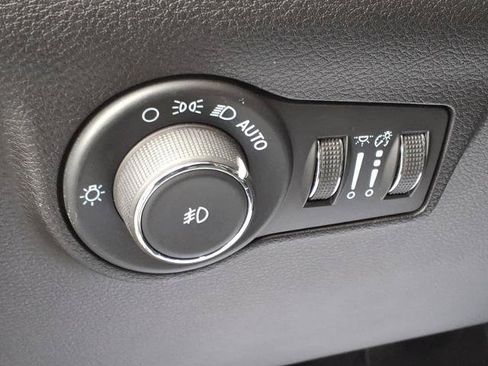 Used 2024 Jeep Compass Latitude AWD/4WD image 15