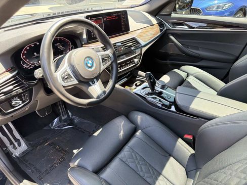 Used 2023 BMW 530e RWD image 13