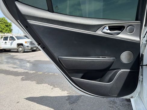 Used 2019 Kia Stinger GT2 image 23