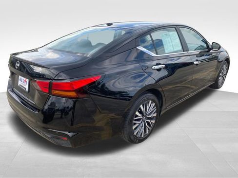 Used 2025 Nissan Altima 2.5 SV FWD image 7