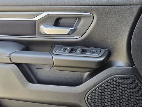 Used 2026 RAM 1500 4x4 Crew Cab image 30