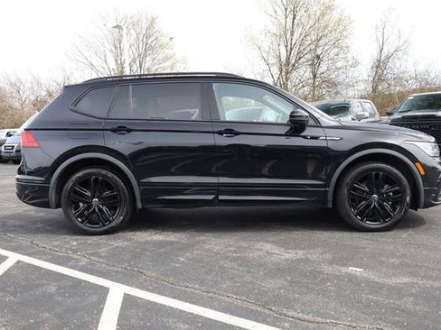Used 2022 Volkswagen Tiguan SE R-Line FWD image 4