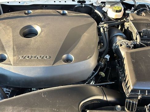 Used 2021 Volvo XC40 T5 R-Design w/ Climate Package AWD/4WD image 32