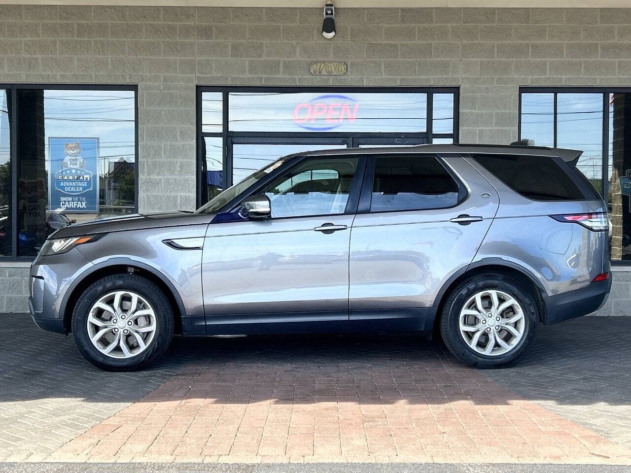Used 2018 Land Rover Discovery SE AWD/4WD image 92