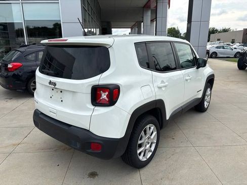 Used 2023 Jeep Renegade Latitude AWD/4WD image 7