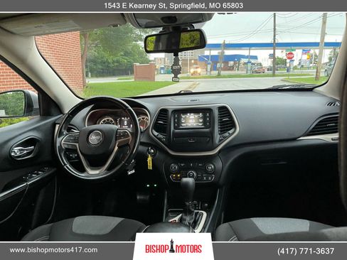 Used 2014 Jeep Cherokee Latitude image 14