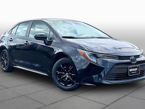 Used 2024 Toyota Corolla LE FWD image 3