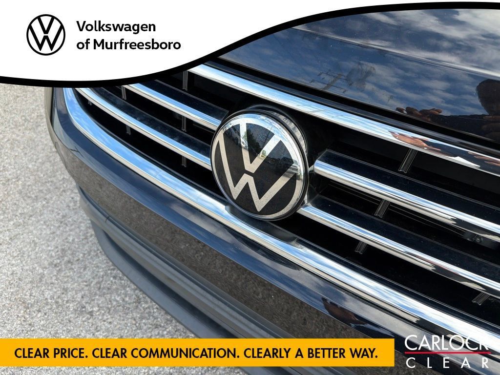 Certified 2023 Volkswagen Tiguan SE FWD image 12