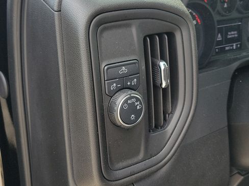 Used 2025 Chevrolet Silverado 1500 Custom RWD image 12