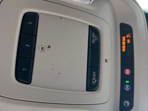 Used 2022 Buick Envision Essence w/ Technology Package I FWD image 26