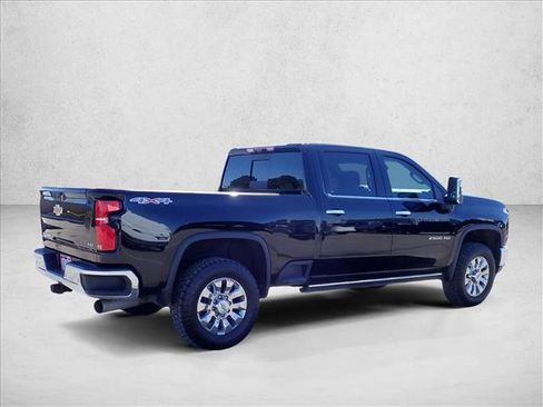 Used 2024 Chevrolet Silverado 2500 LTZ w/ LTZ Convenience Package image 3