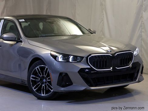 New 2026 BMW 540i xDrive image 2