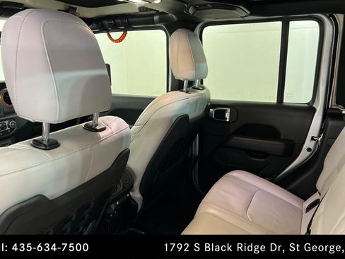 Used 2022 Jeep Gladiator Mojave w/ LED Lighting Group image 19