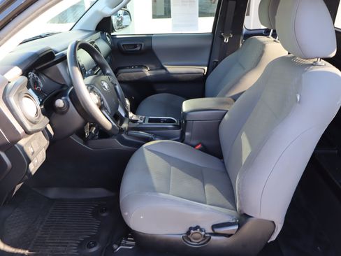 Used 2022 Toyota Tacoma SR RWD image 15